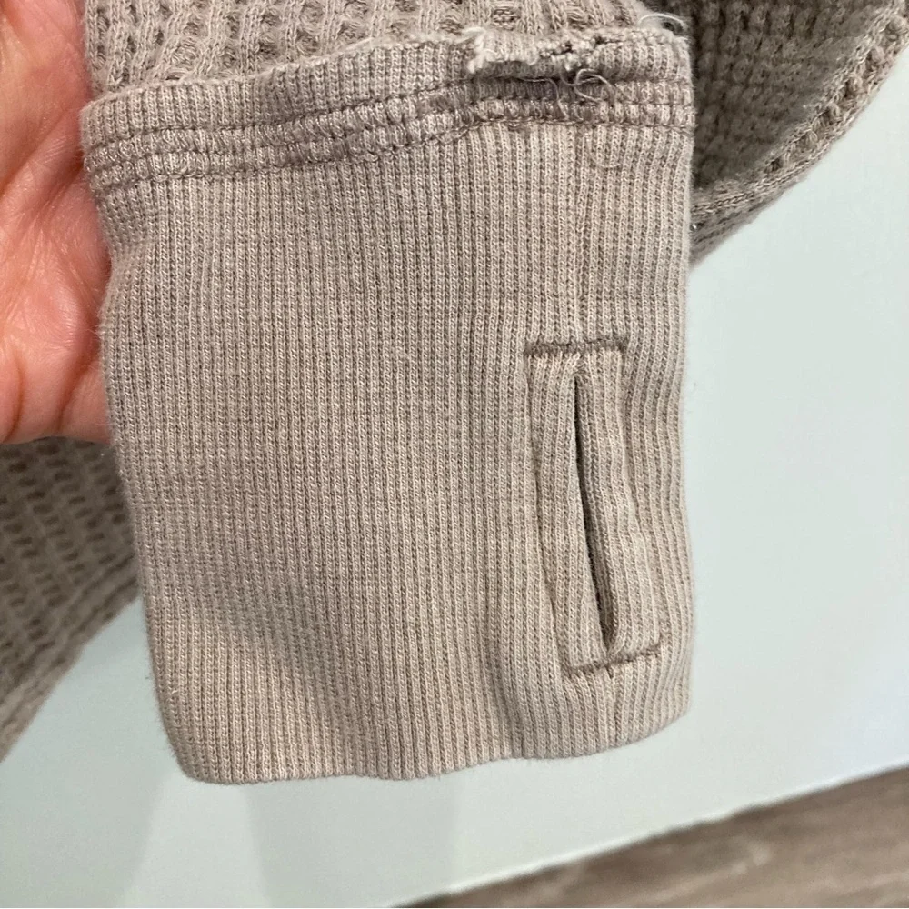 Free People We the Free small thermal thumbhole top - Picture 8 of 13